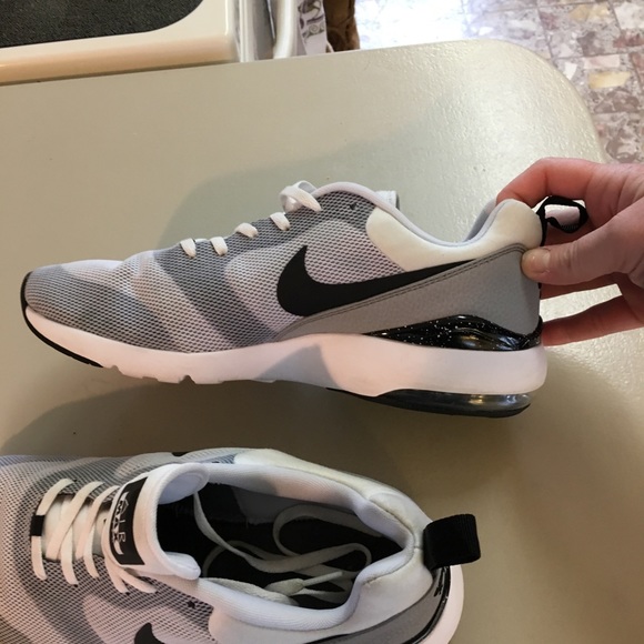 Nike Air Max Siren Running Shoe 9 - Picture 3 of 6